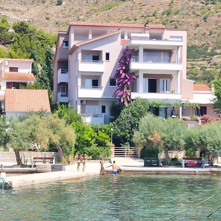 Beach House - Apartments Ana Дуче Экстерьер фото