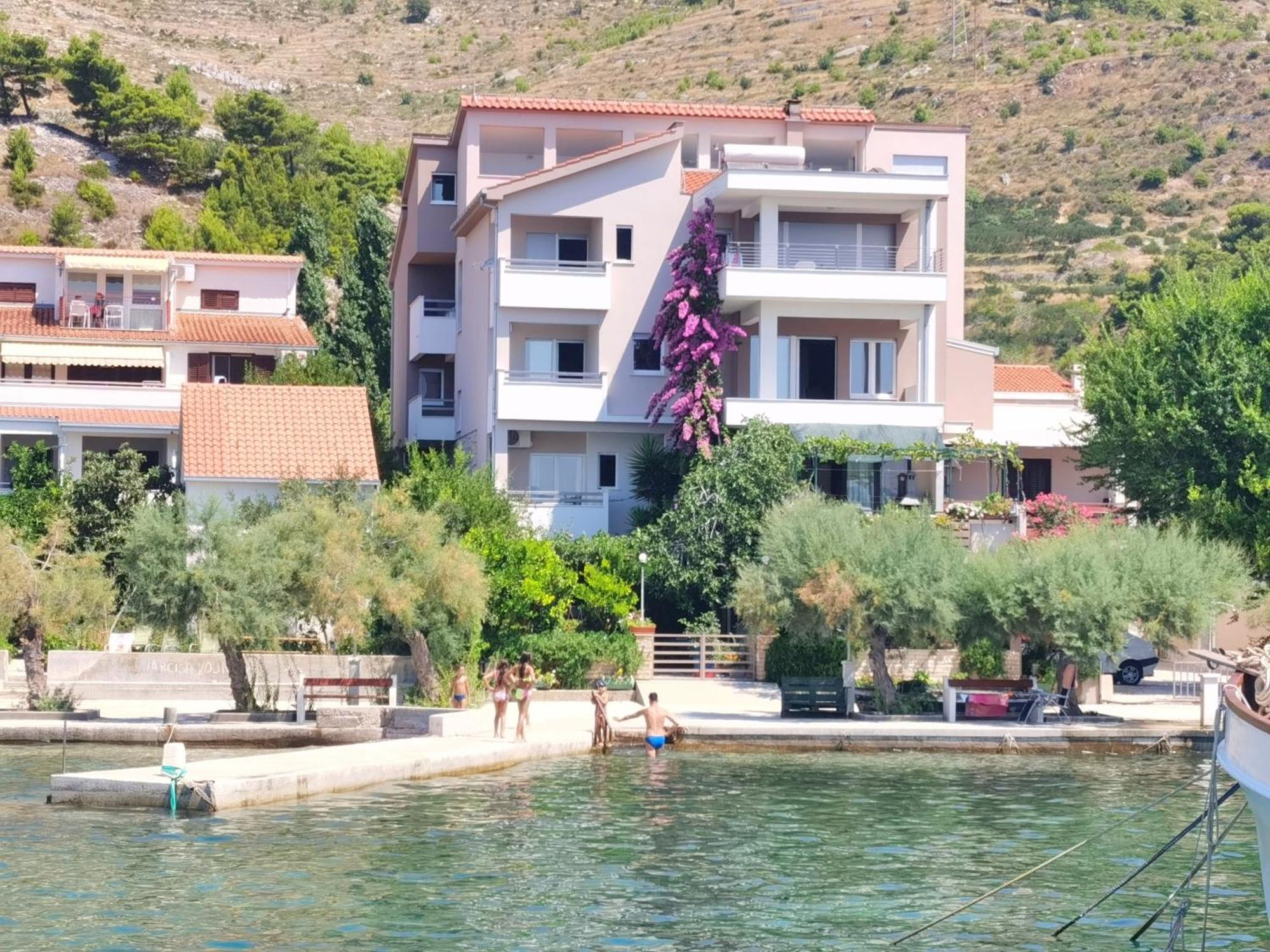 Beach House - Apartments Ana Дуче Экстерьер фото