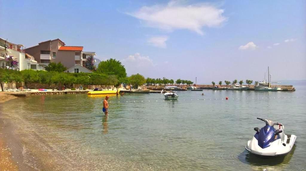 Beach House - Apartments Ana Дуче Экстерьер фото